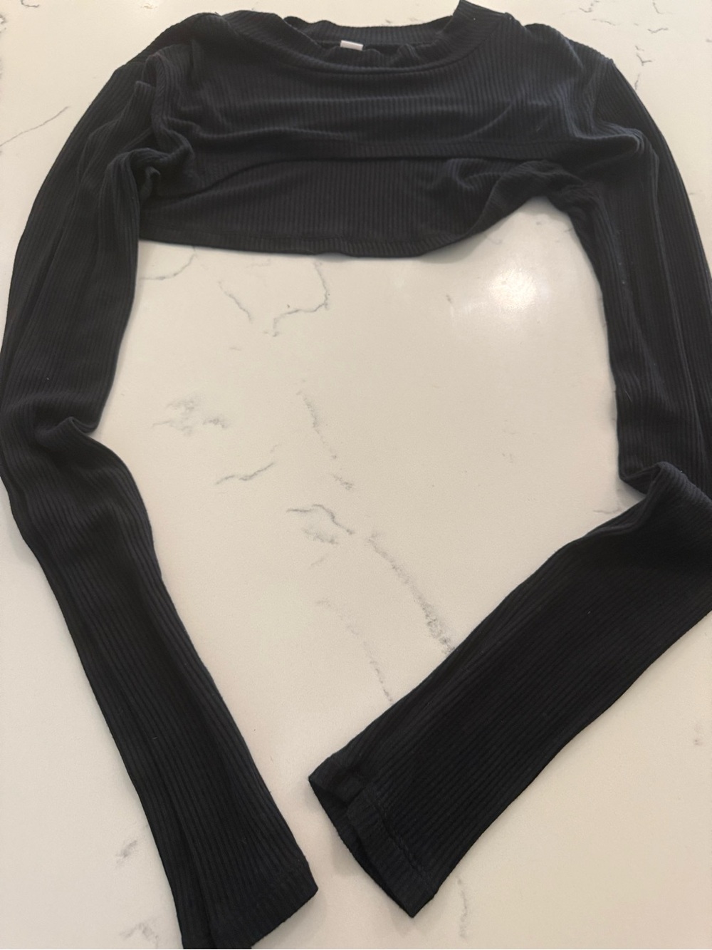 ALO Yoga Black Ribbed Off-Shoulder Cropped Top